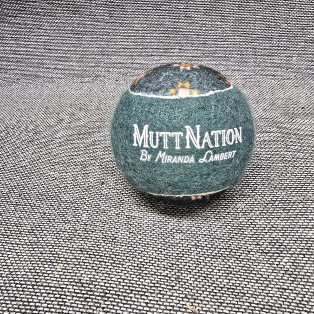 MuttNation Miranda Lambert Dog Ball Green Grey Star Pattern Excellent‎ Condition